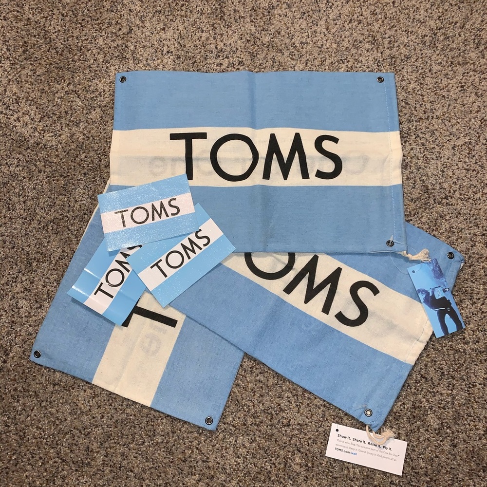 3 TOMS Bags & Stickers
